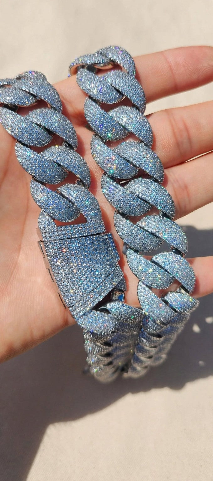 Iced Cuban link close-up