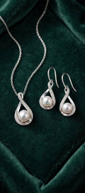 The Eternal Pearl complete silver-colored necklace and earrings set