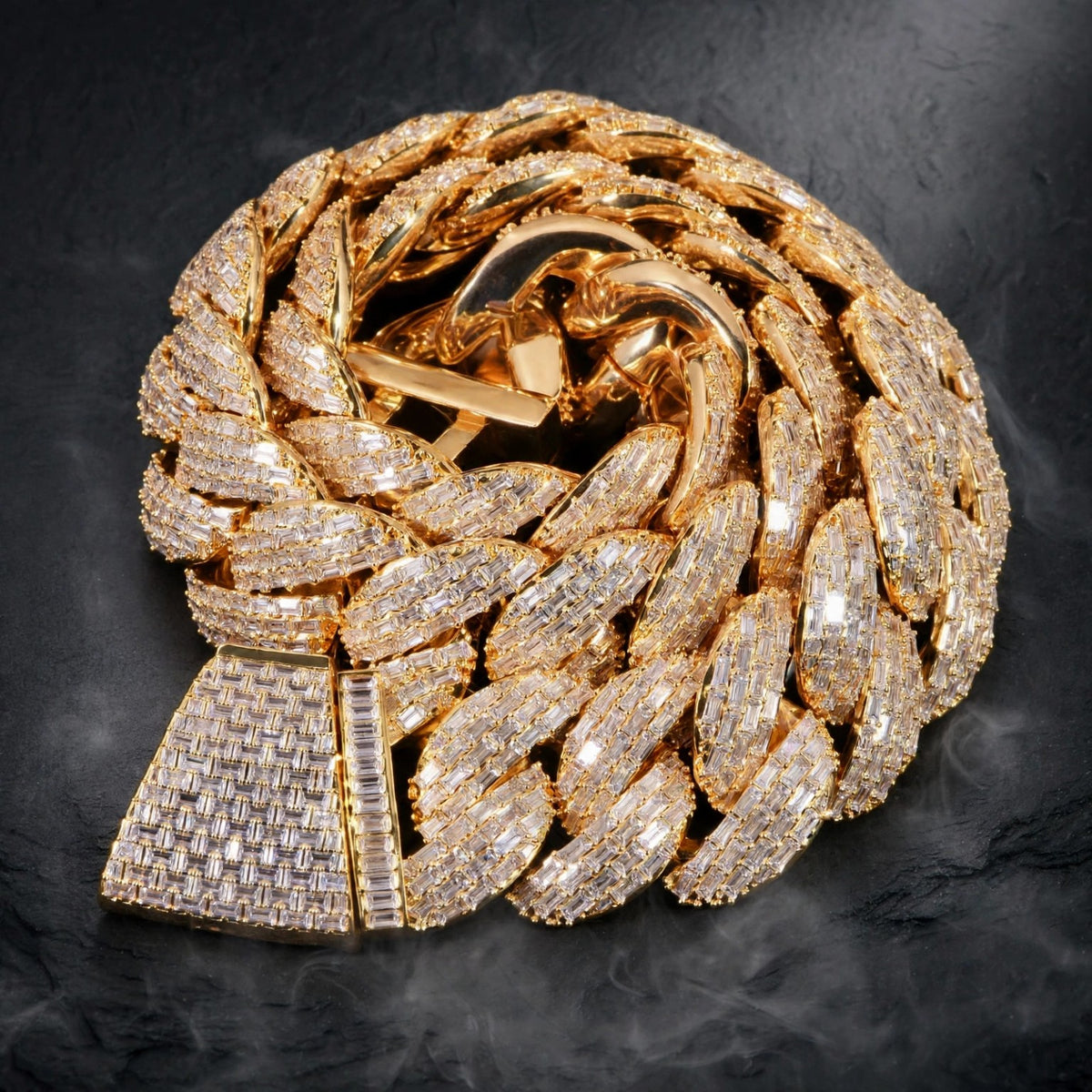 The Kingpin gold necklace