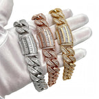 The Siege baguette clasp detail
