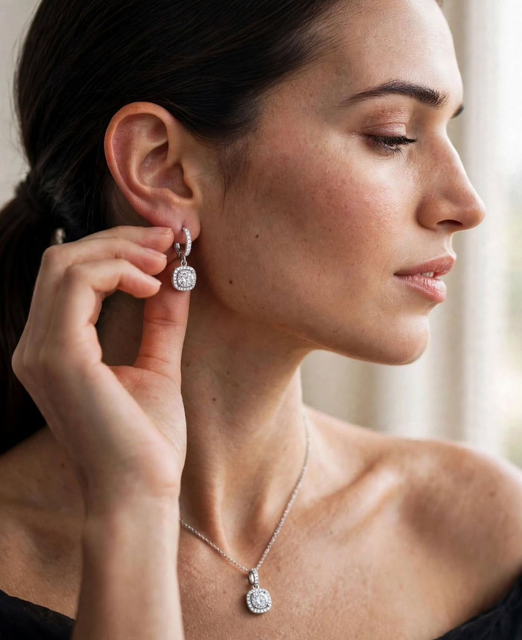 The Silver Empress moissanite necklace and earrings — image 9884